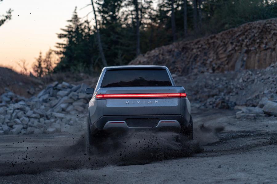  Rivian R1T 2018 года  (фото 10 из 58)